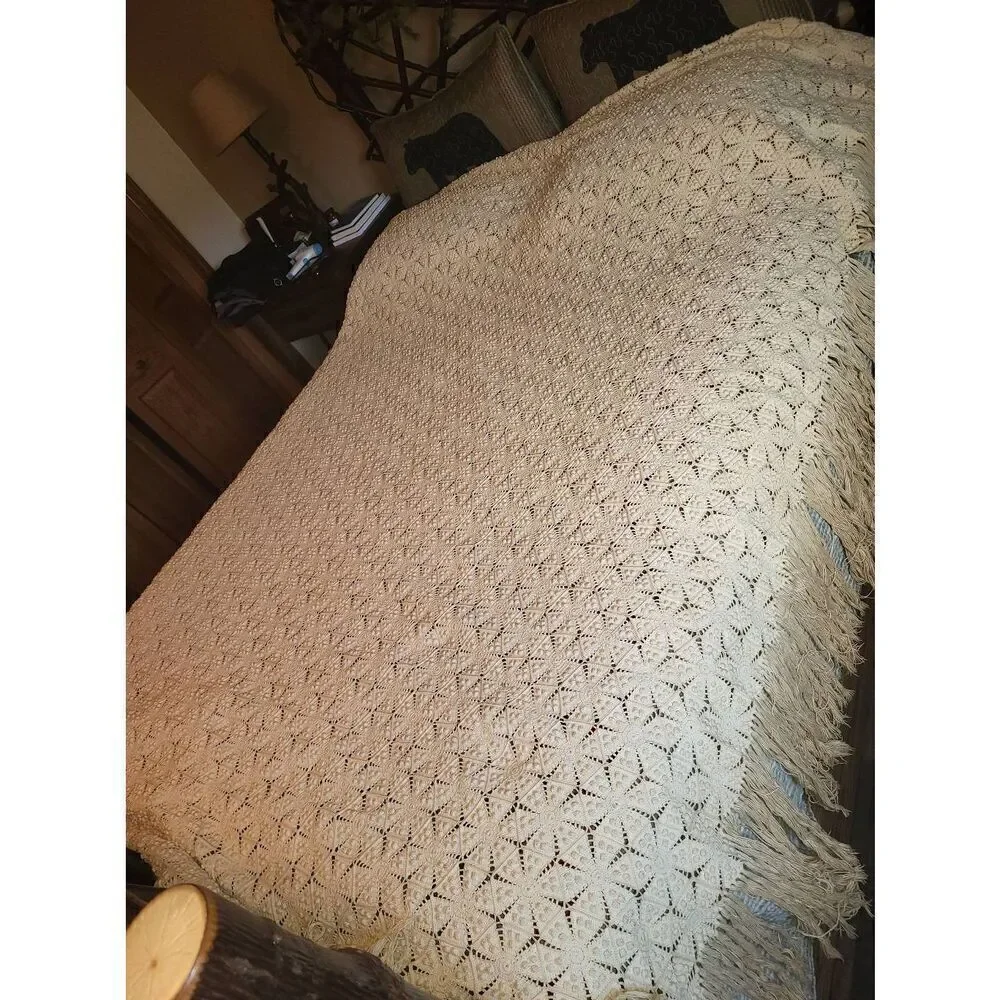 Antique Crochet Bedspread Handmade Cotton Popcorn Pinwheel Fringe Natural